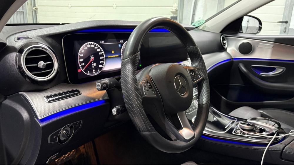 Мерцедес Бенц Е220 Digital 9Gtronic