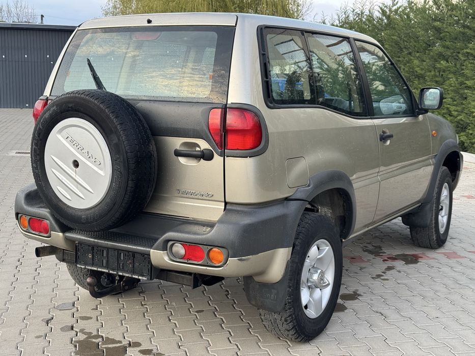 Nissan Terrano 2.7D Autoutilitara An:2002 4450€ Neg