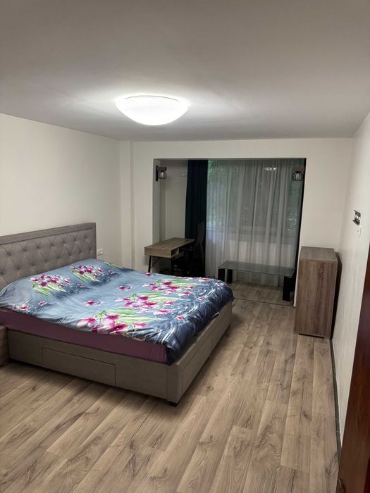 Apartament cu 3 camere, de inchiriat, direct de la proprietar. Strada Transilvania