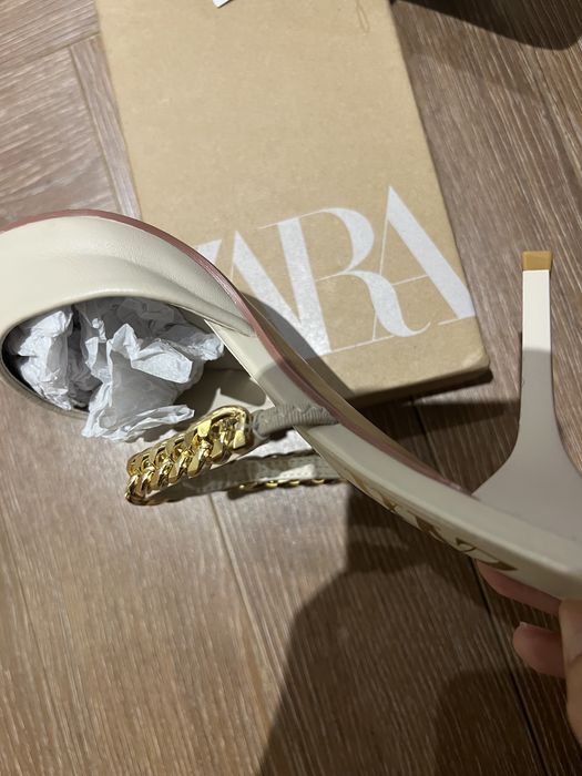 Продам туфли Zara 39 размер