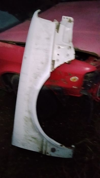 Aripa dreapta Audi 80 b4