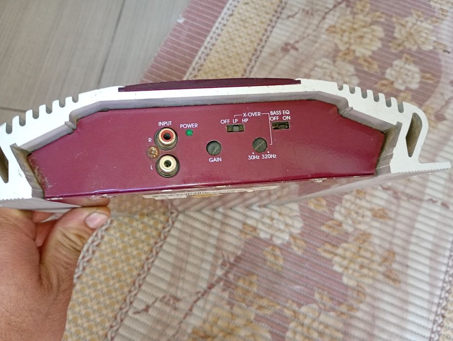 Amplificator auto  infinity