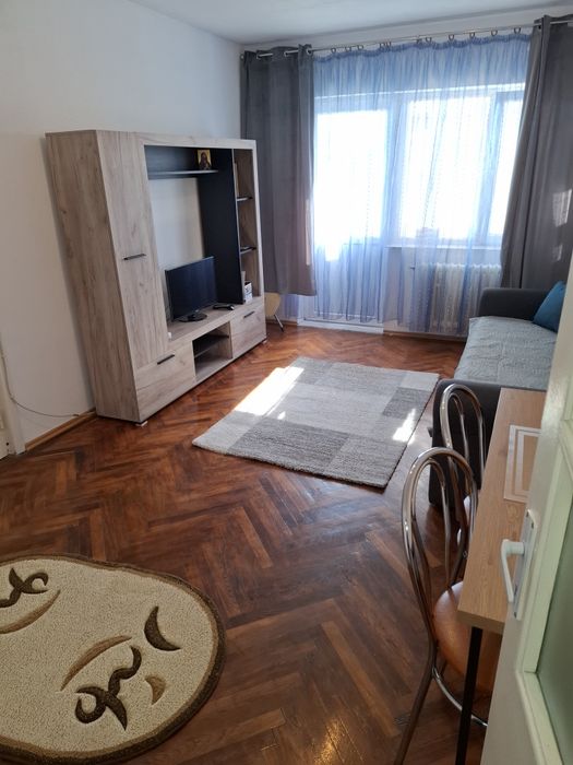 Închiriez apartament cu doua camere City Mall