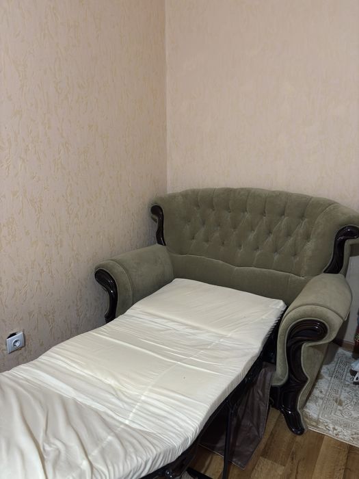 Диван С Зеленым расцветкой