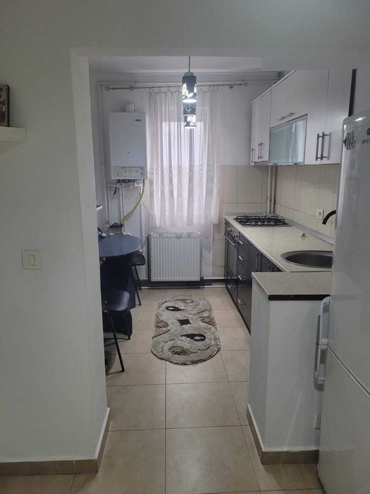 Închiriez apartament