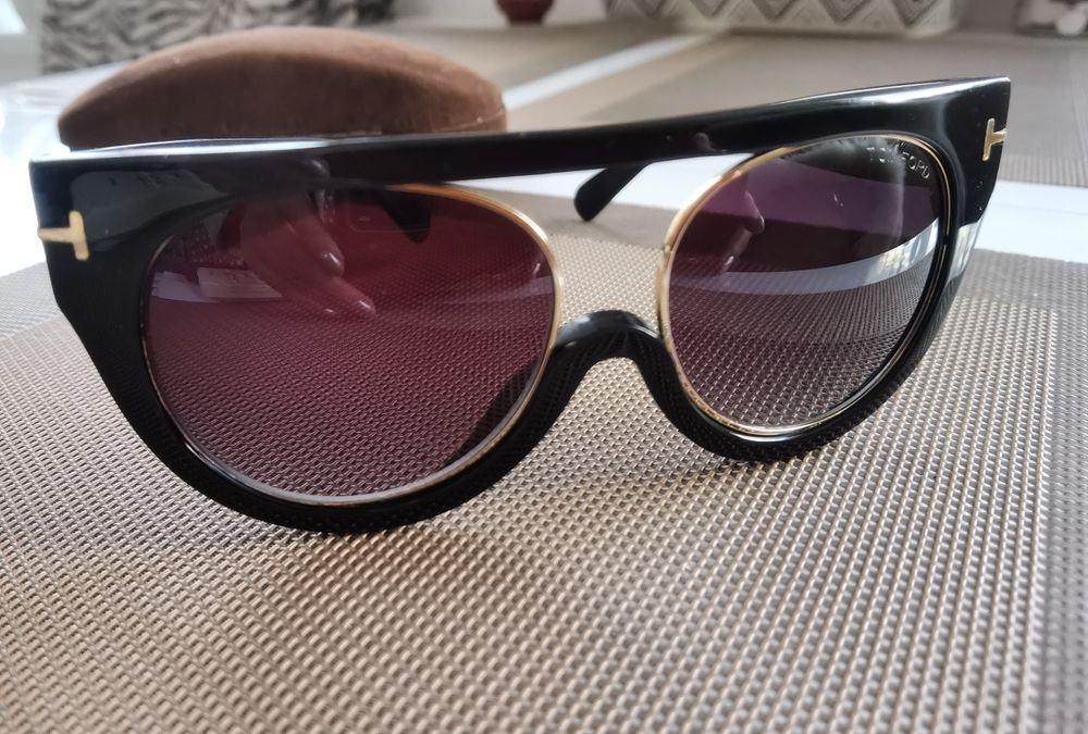 Черни дамски слънчеви очила TOM FORD ALANA