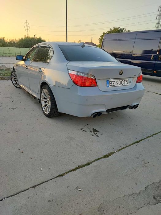 BMW Seria 5 520i (2.2 benzină)