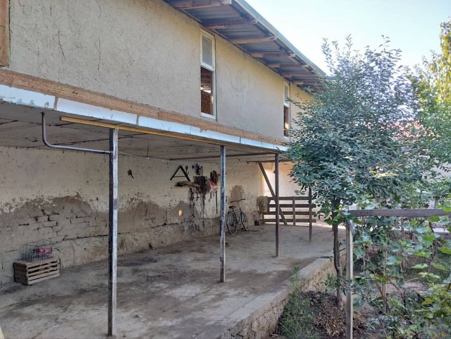 Ховли сотилади.Фарход савхозида 6 сутик