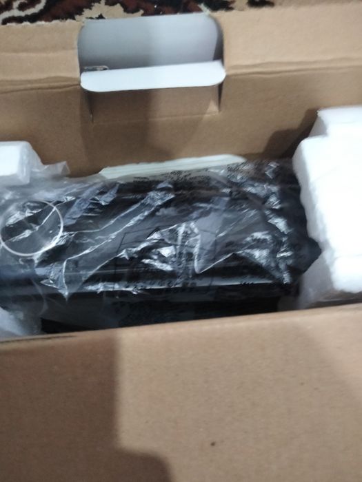 Продам автомагнитолу новую