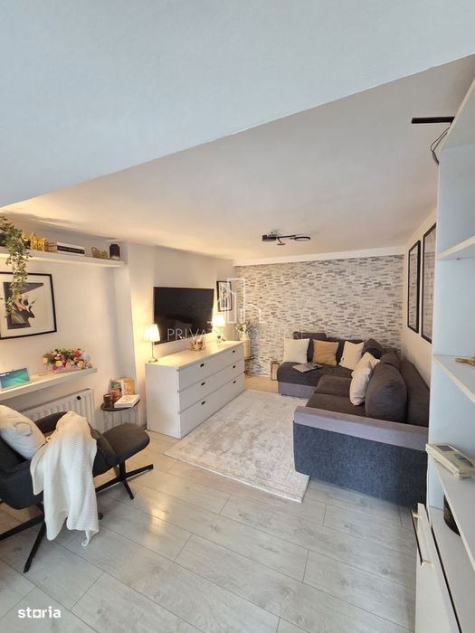 Casa renovata, 3 camere, 2 bai, Zona Centrală