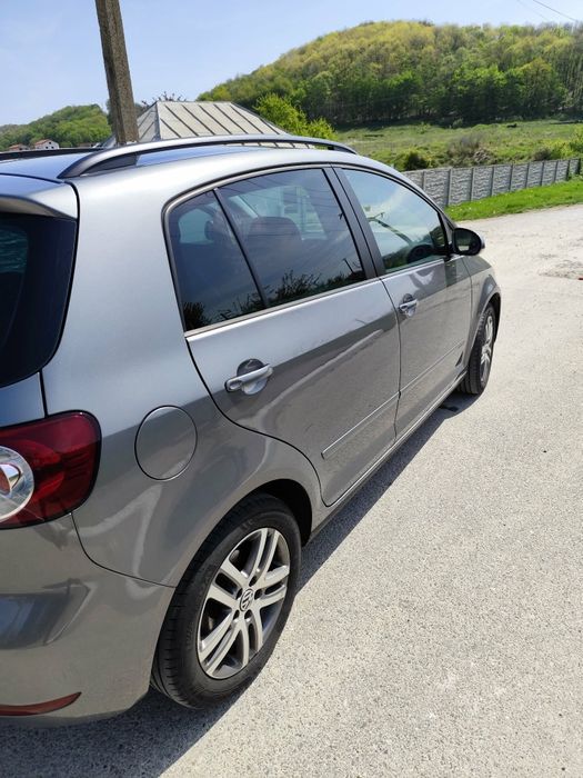 Vând golf 6 plus 2009 1.6 mpi BSE cel mai bun motor