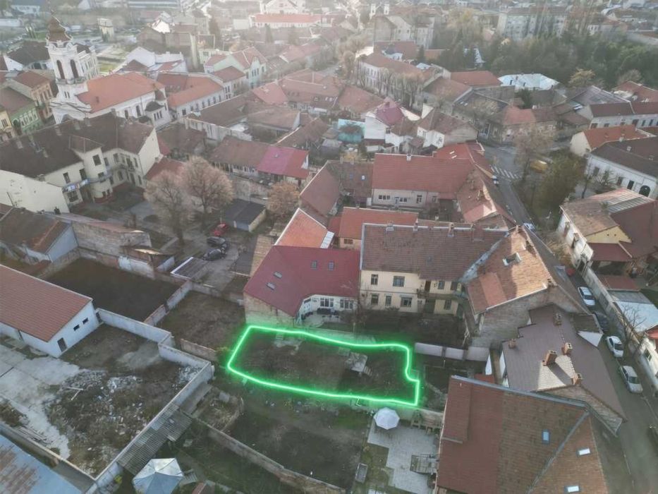 PRET REDUS Teren Ultracentral - 177mp cu fundatie si demisol construite