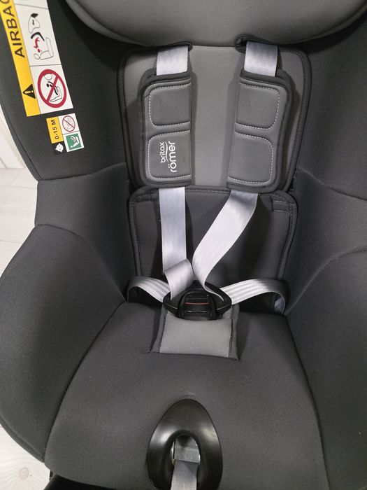 Scaun auto cu Isofix Britax Romer Dualfix M i-Size, Rotativ, 61-105 cm