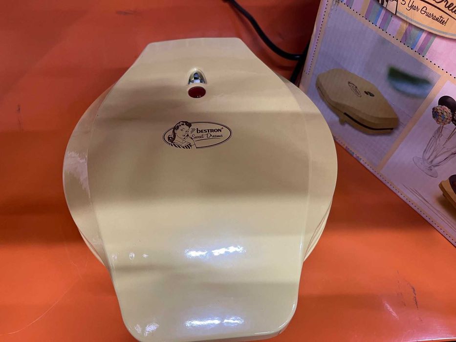 Bestron 700W Жълт ретро кейк поп уред с иконом за кейк поп