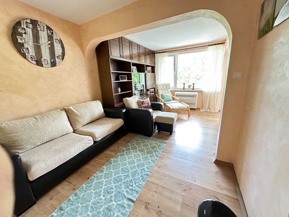 Дава се под наем Двустаен апартамент в Правец - 68 кв.м за 331.5 € - Снимка #1