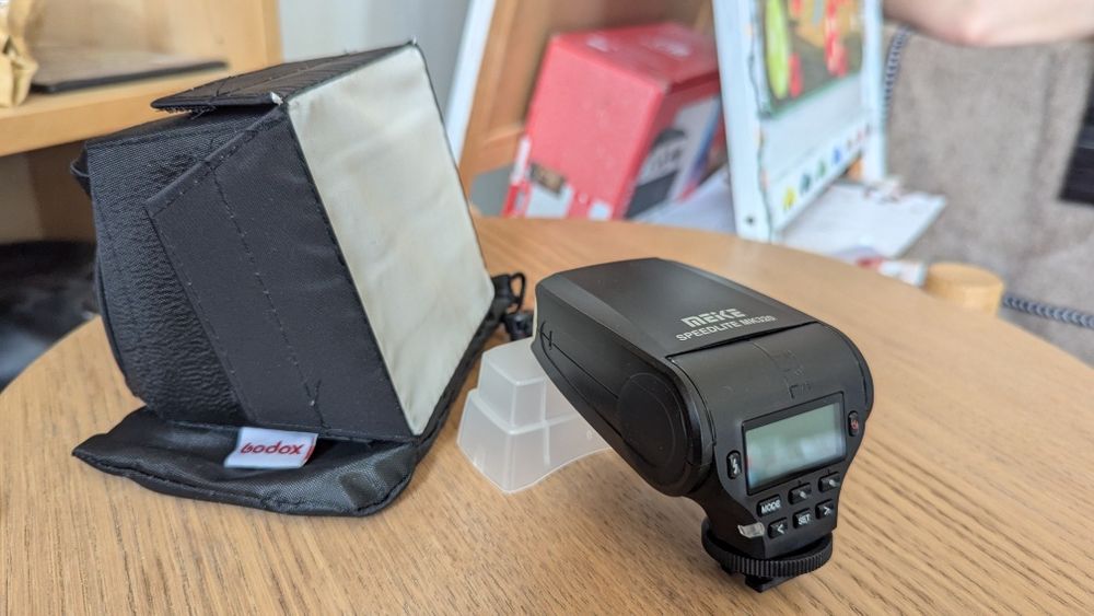 Blitz TTL pt Sony - Meike Speedlite MK 320