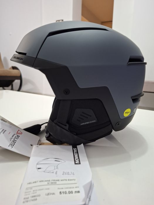 Продавам уникална  каска за зимни спортове Salomon arcana prime