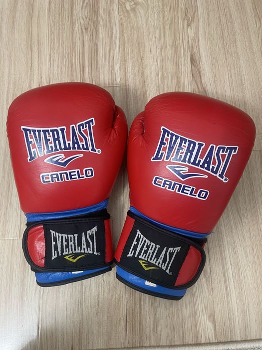 Боксерские перчатки everlast canelo
