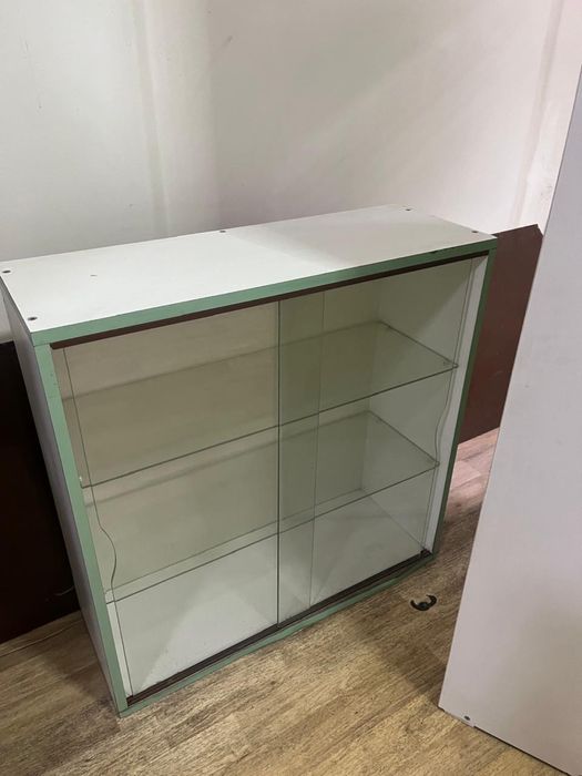 Продам аптечное оборудование, мебель для аптеки