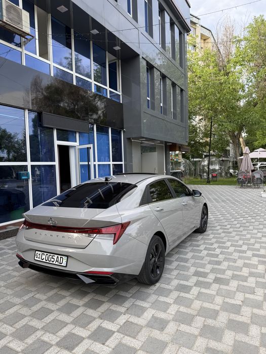 Hyundai Elantra 2022 — 3