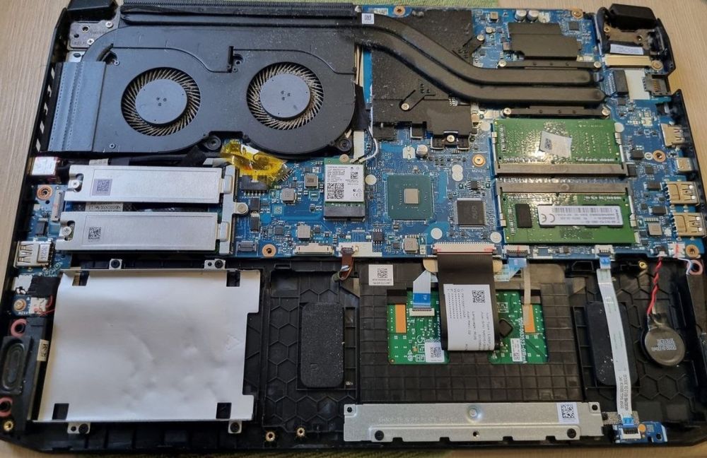 Чистка и замена термопасты на ноутбук