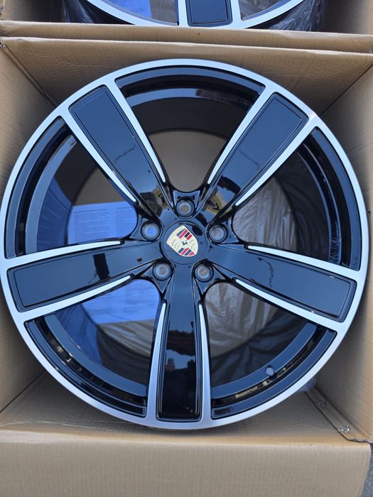 Jante noi Porsche Cayenne Face-lift R22 in doua latimi