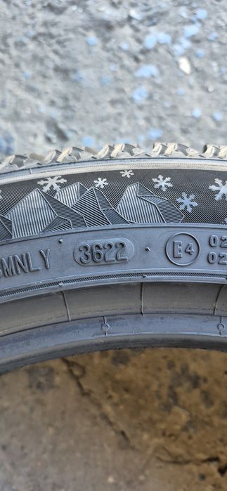 4 anvelope iarna ca noi Semperit 205/55/19,dot 2022.Pretul este pe bucata.