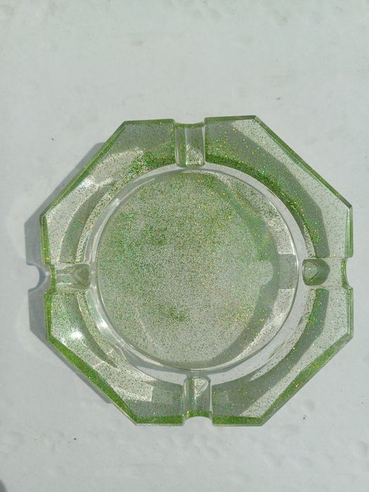 Scrumiere din rășină epoxidică