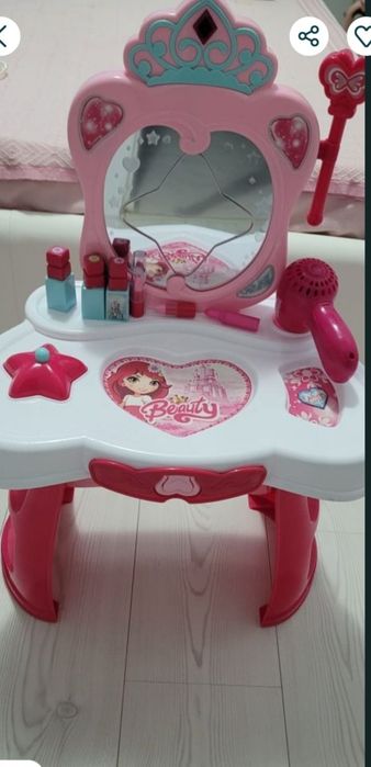 Masuta de machiaj pentru copii, în culori roz și turcoaz, cu oglindă și accesorii.
Nu asigur transport!
Nu trimit prin curier!
Preț fix!