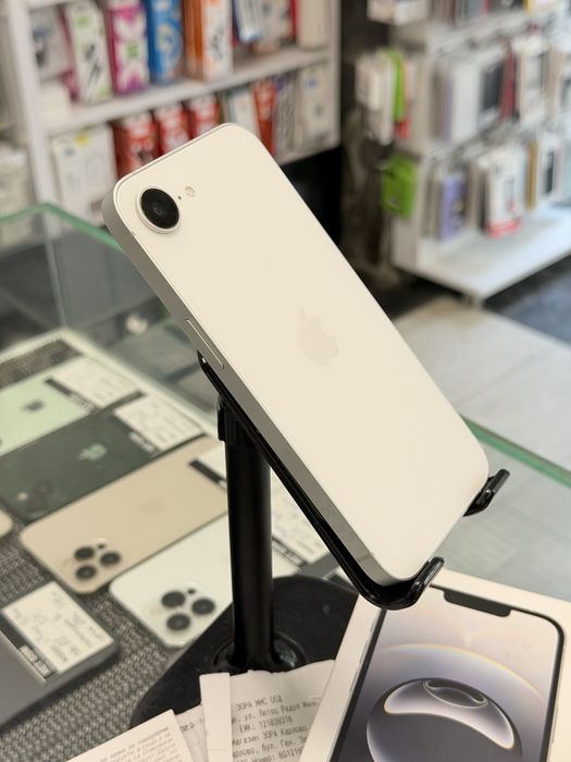 Apple iPhone 16e 128GB White