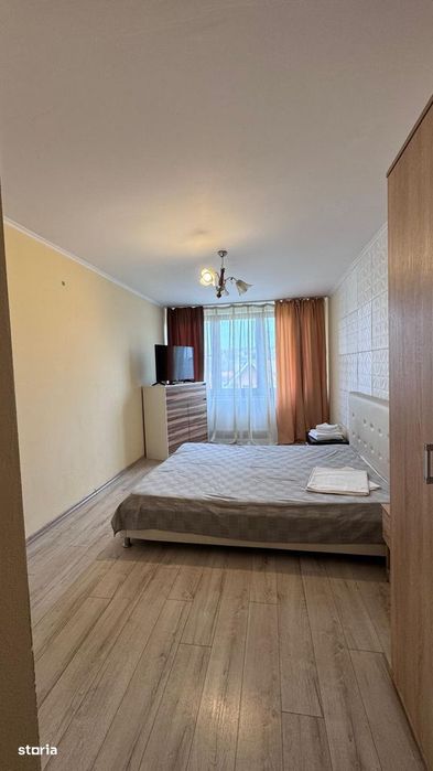 Apartament 3 cam de închiriat, cart. Rogerius