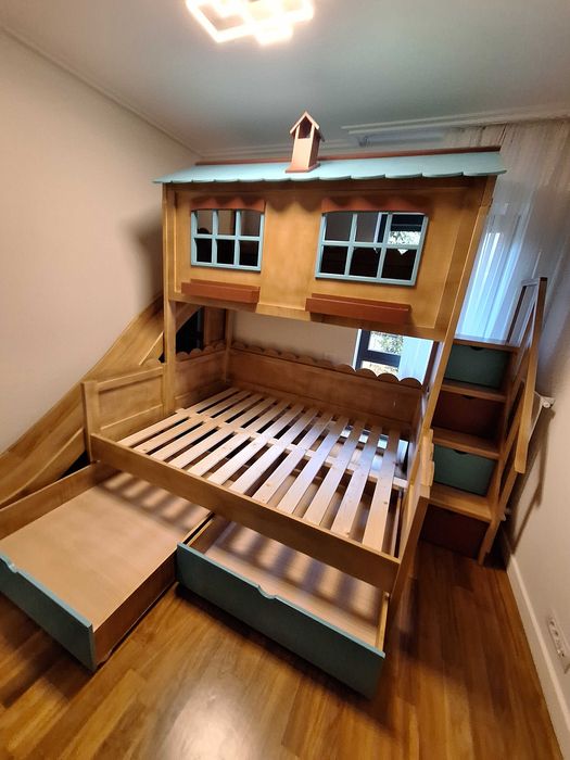 TRANSPORT GRATUIT.Pat tip casuta cu tobogan. Cod 2811