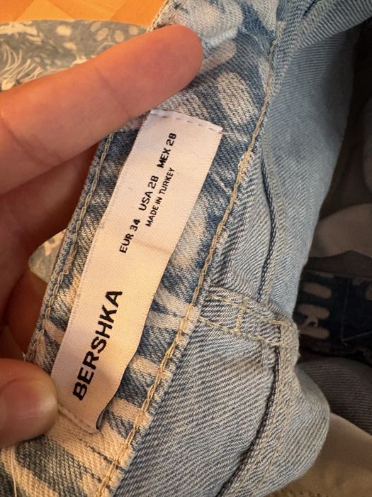 Дънки Bershka, номер 34, 13€