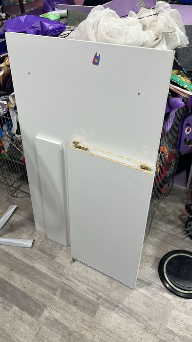 Продам стеллажи срочно