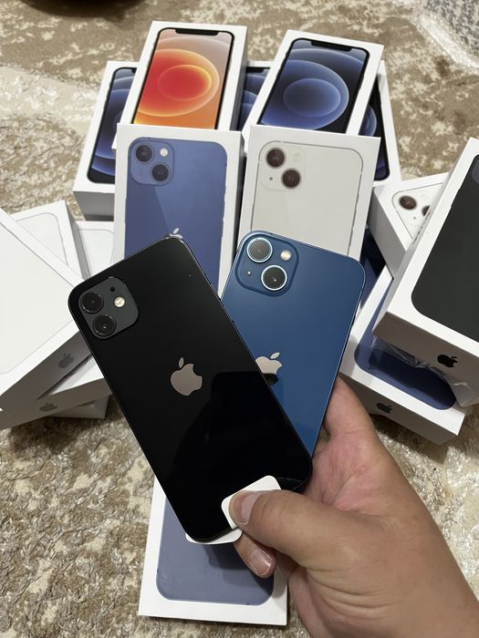 iPhone 17 Pro Max. Samsung S 25 Ultra.