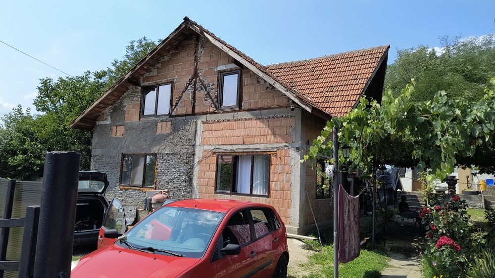 Casa de vânzare la sat