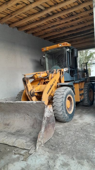 Sotiladi Lonking LK833 1.8 kubalik holati zor ishlashga tayor