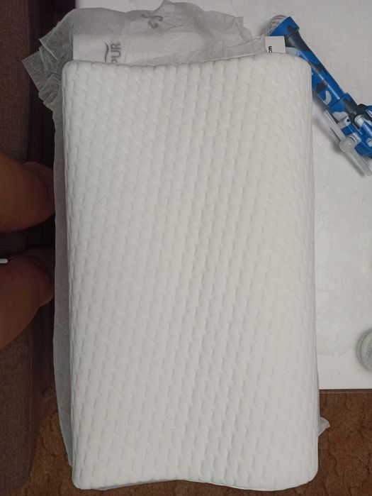 НОВА Възглавница с мемори пяна 30x50x10/7 WELLPUR KVINA - от JYSK