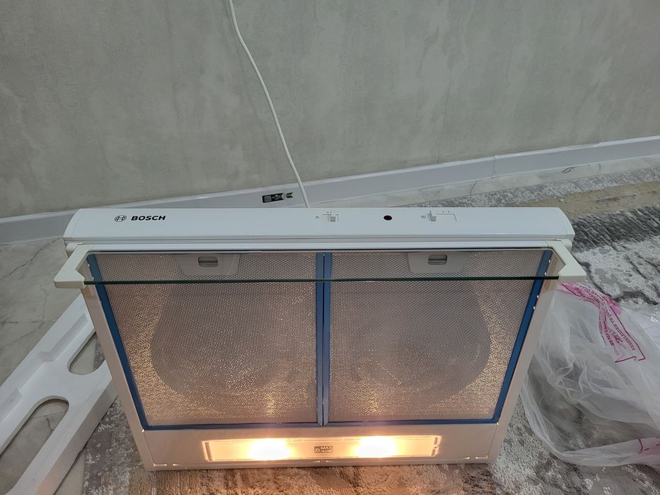 Вытяжка новая Bosch