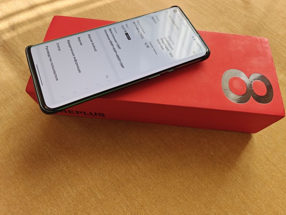 One plus 8 pro, 12/256 Гб