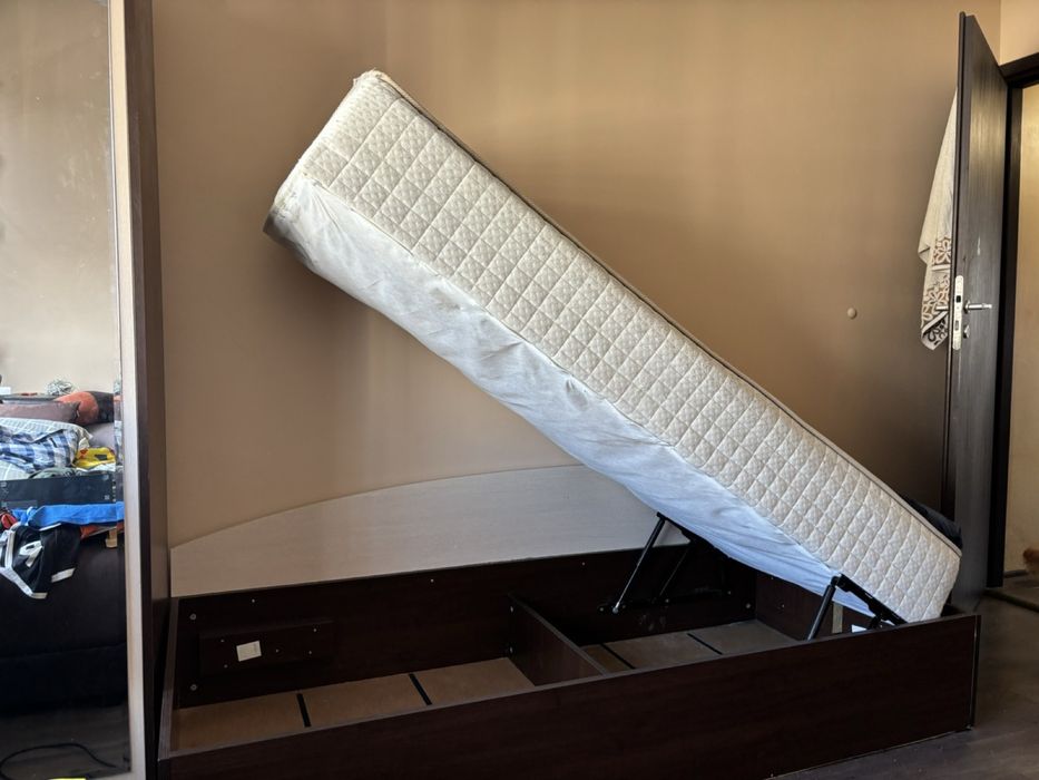 Ъглови легла 2 бр с повдигащ механизъм