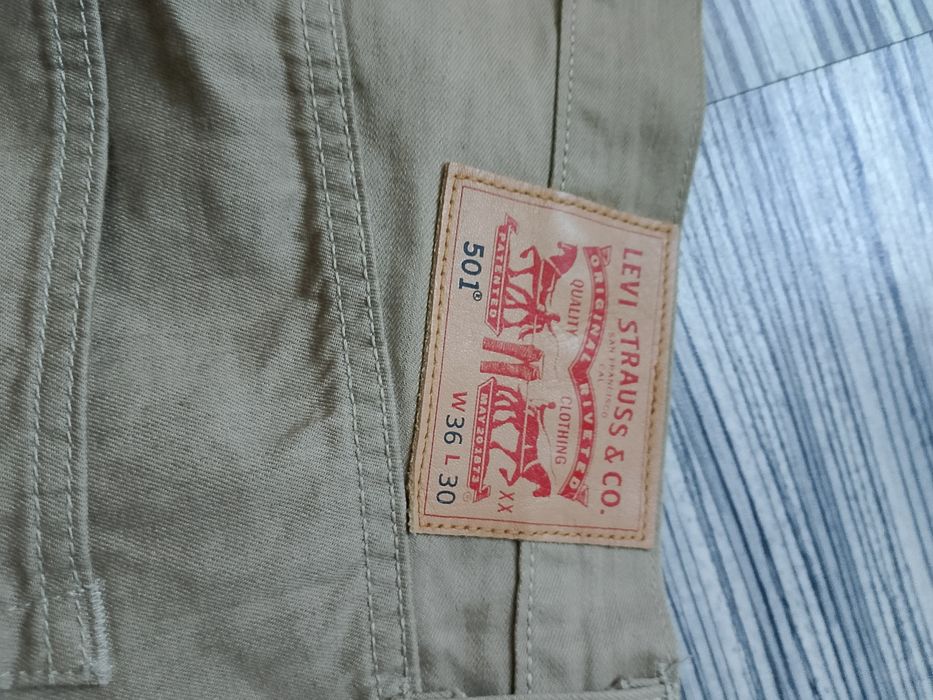 Blugi Levi's stare foarte buna