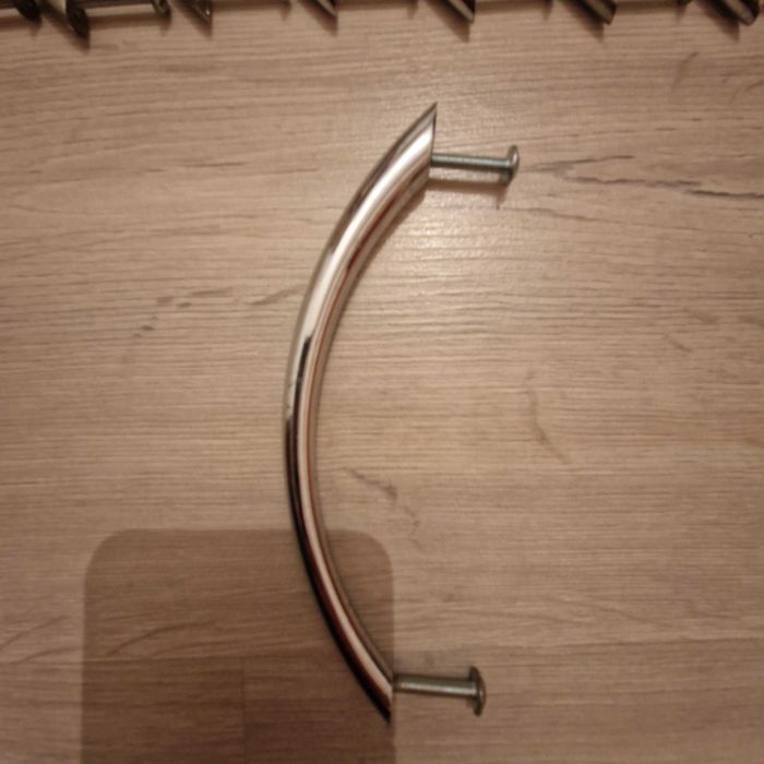 Manere mobilier metalice