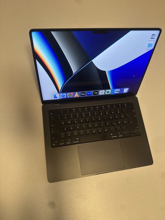 MacBook Pro 14” M3 Pro / 18GB RAM / 512GB SSD / Space Black