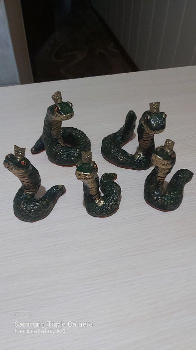 Фигурки змей ручная работа