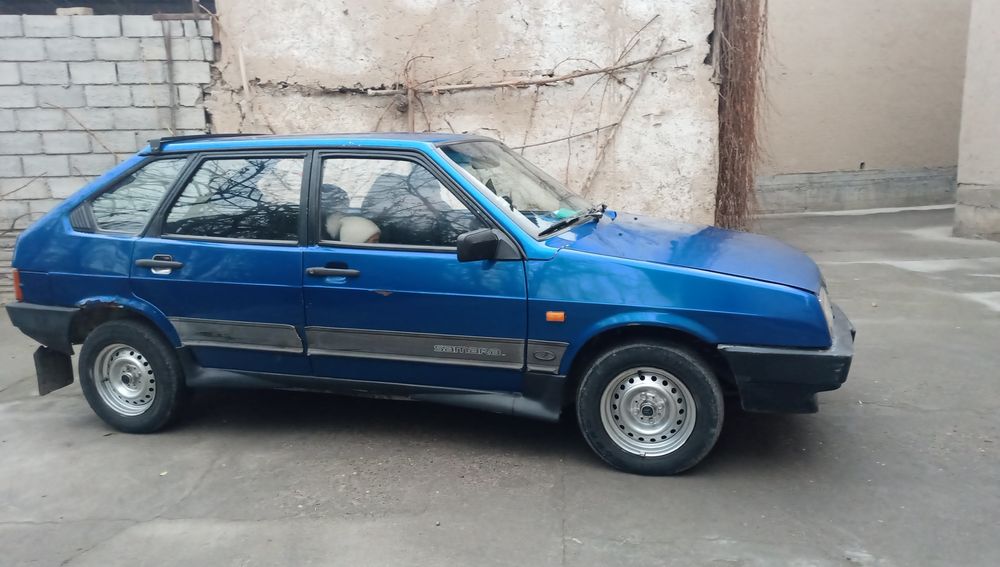 Автомобиль Лада ВАЗ-21093