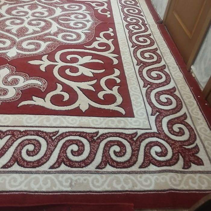 Ковёр продам бу.12000 тг