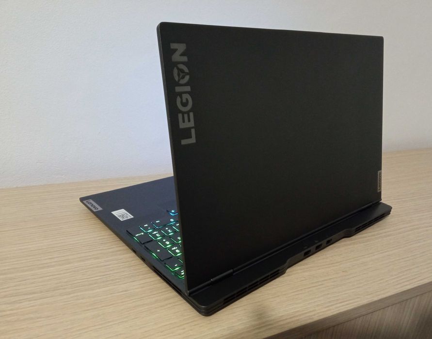 Laptop I9 32GB ram LEGION EXTREM GAMING nvme SSD 1000GB placa video dedicata NVIDIA RTX ecran 15.6 inch 144Hz RATA REFRESH 2 placi video 7 1TERRA
