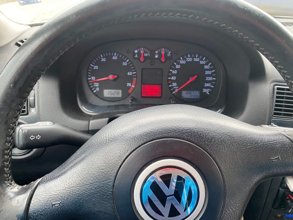 Vw Golf 4 2000 кубика бензин в движение  !