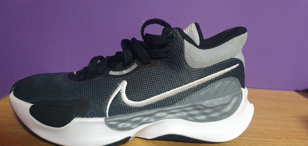 Vând Adidași  Nike RENEW ELEVATE 3,noi nouti ,nr 39,200lei preț neg